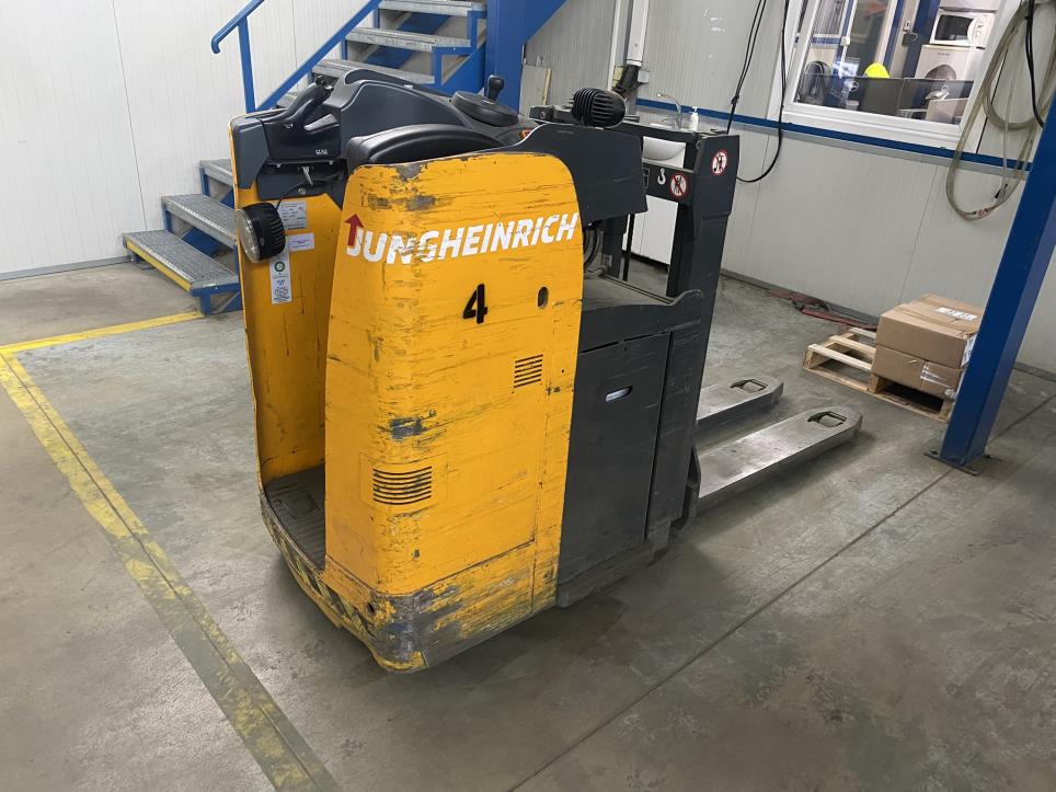 Used Jungheinrich G119-166ZT Electric Forklift Truck for Sale (Auction Premium) | NetBid Industrial Auctions