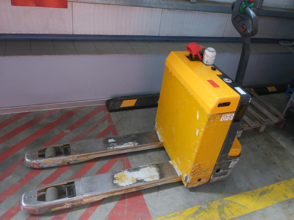 JUNGHEINRICH ELE16  Electric pallet truck 