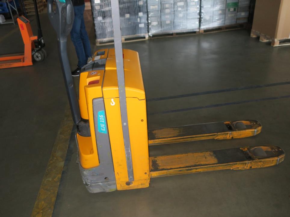 JUNGHEINRICH EJE 116  Electric pallet truck