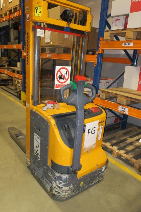 JUNGHEINRICH EJC 214  Forklift